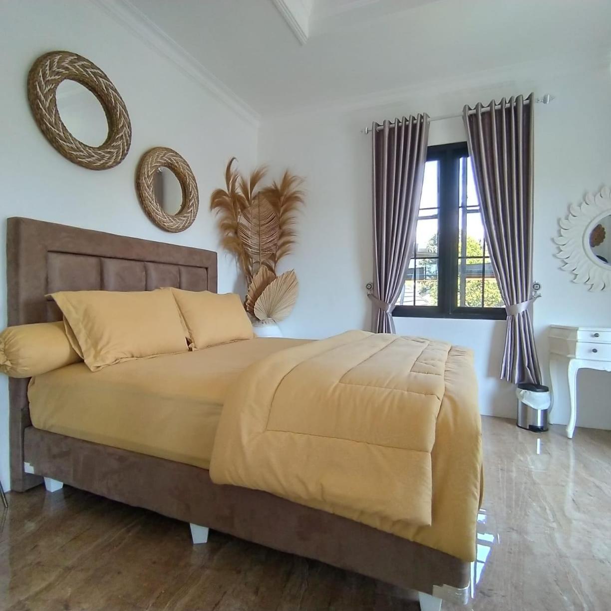 Villa Kota Bunga Malini 7 Cinengangirang Exterior foto